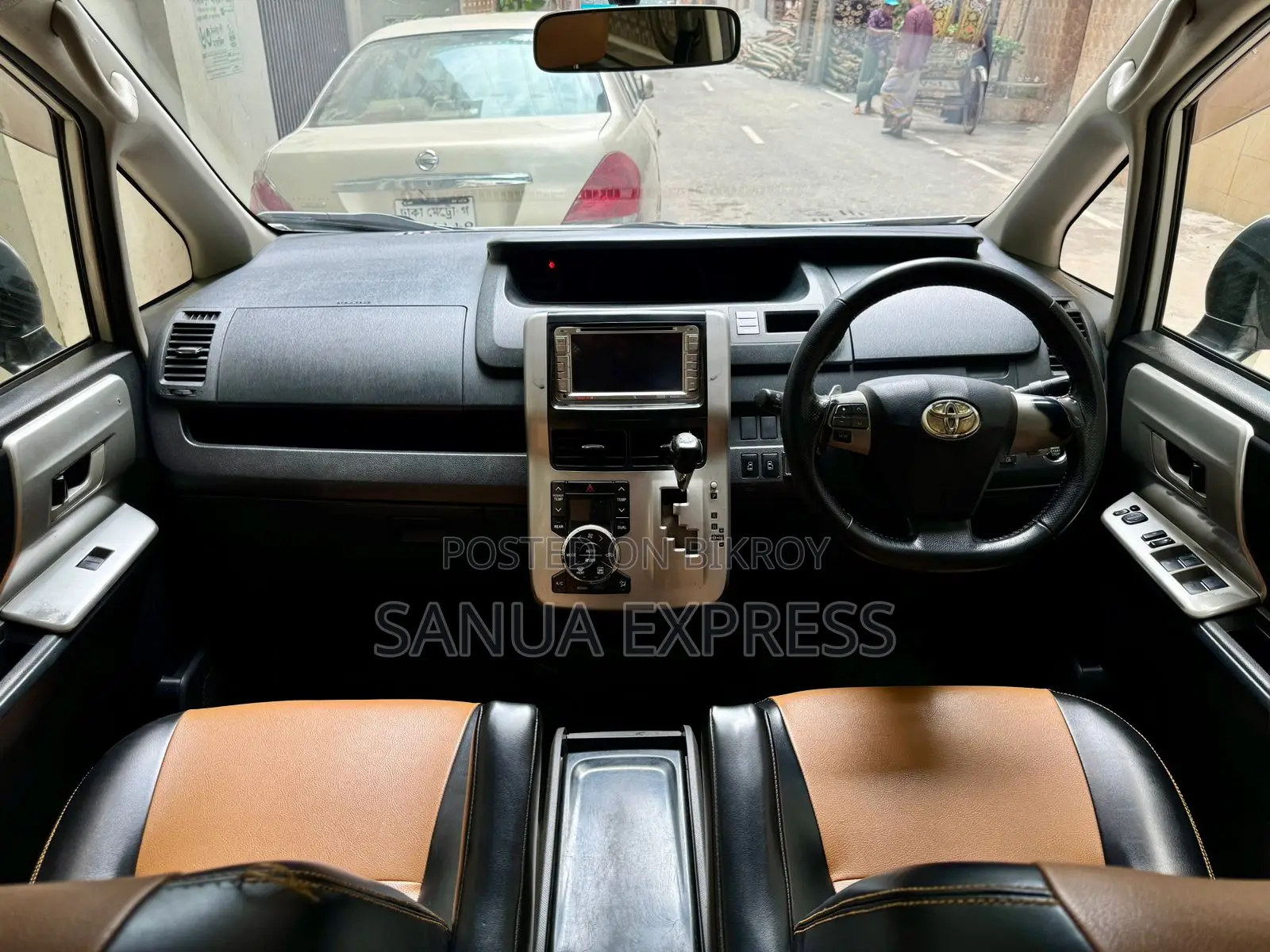 Toyota Noah 2010 Pearl