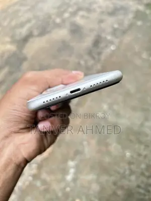 অ্যাপল আইফোন ১১ ৬৪ জিবি সাদা