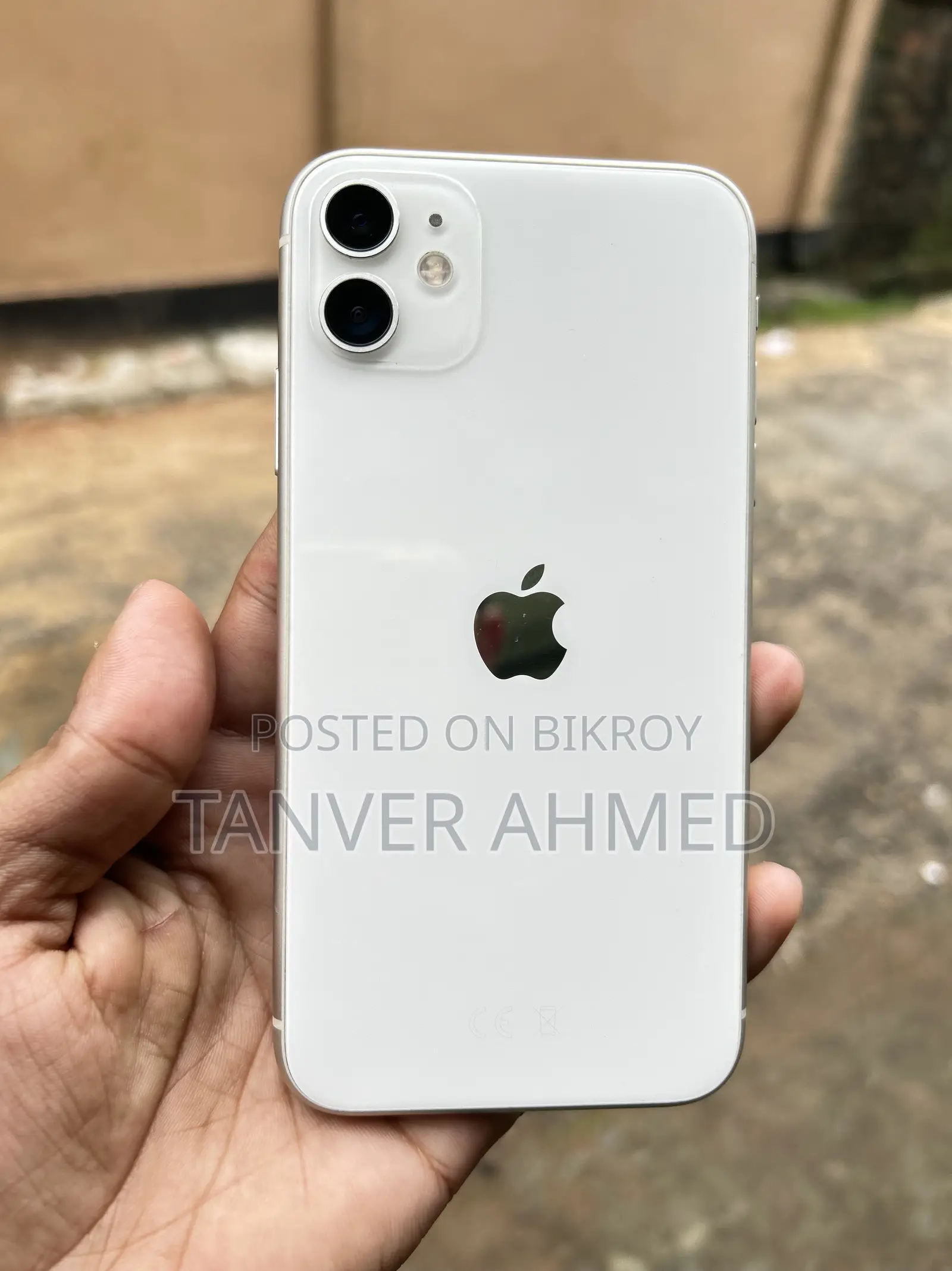 অ্যাপল আইফোন ১১ ৬৪ জিবি সাদা