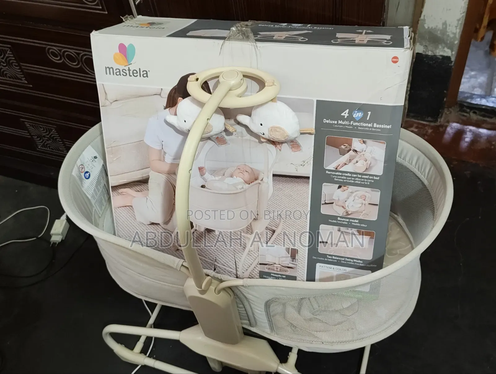 Mastela 4in1 Multifunctional Bassinet Auto Swing