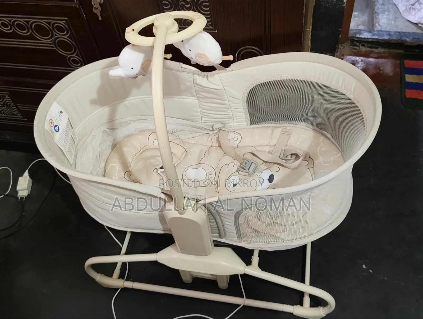 Mastela 4in1 Multifunctional Bassinet Auto Swing