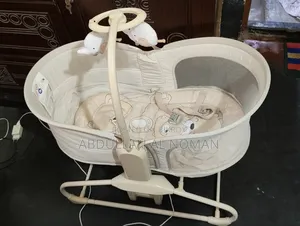 Mastela 4in1 Multifunctional Bassinet Auto Swing