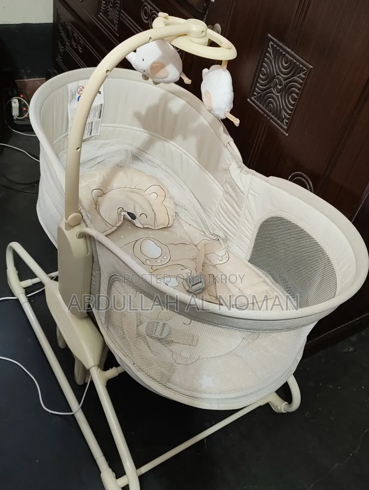 Mastela 4in1 Multifunctional Bassinet Auto Swing