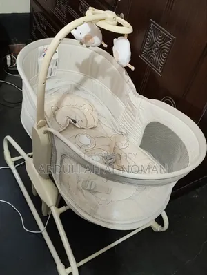 Mastela 4in1 Multifunctional Bassinet Auto Swing