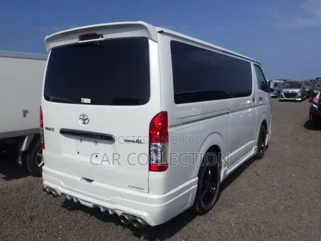 Toyota HiAce 2023 White