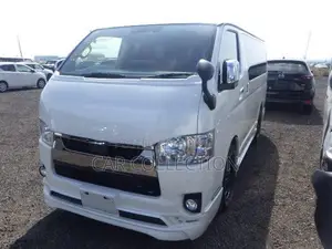 Toyota HiAce 2023 White