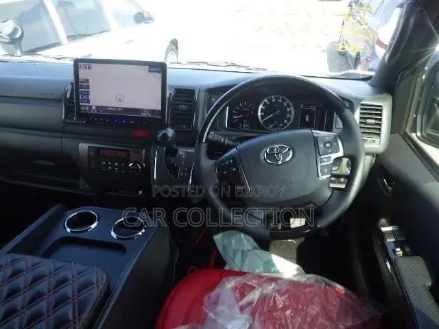 Toyota HiAce 2023 White