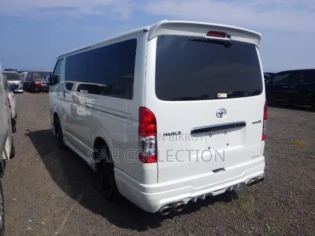 Toyota HiAce 2023 White