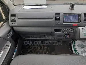 Toyota HiAce 2021 Black