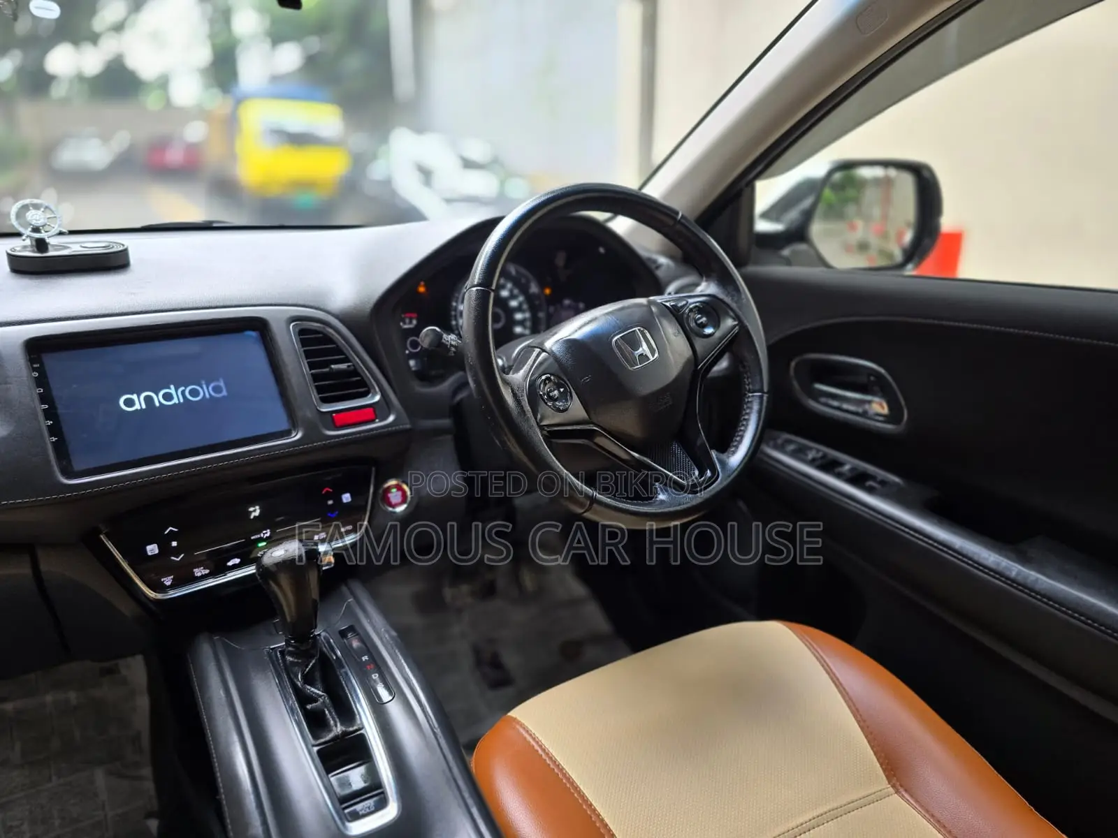 Honda Vezel 1.5 Two-Wheel Drive 2014 Pearl
