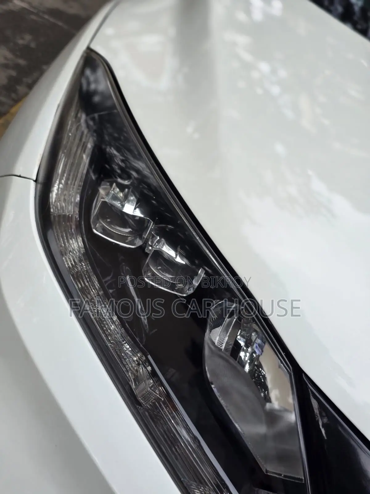 Honda Vezel 1.5 Two-Wheel Drive 2014 Pearl