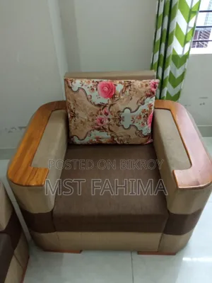 ব্যবহৃত ৩ সিটার সোফা সেট বিক্রি হবে