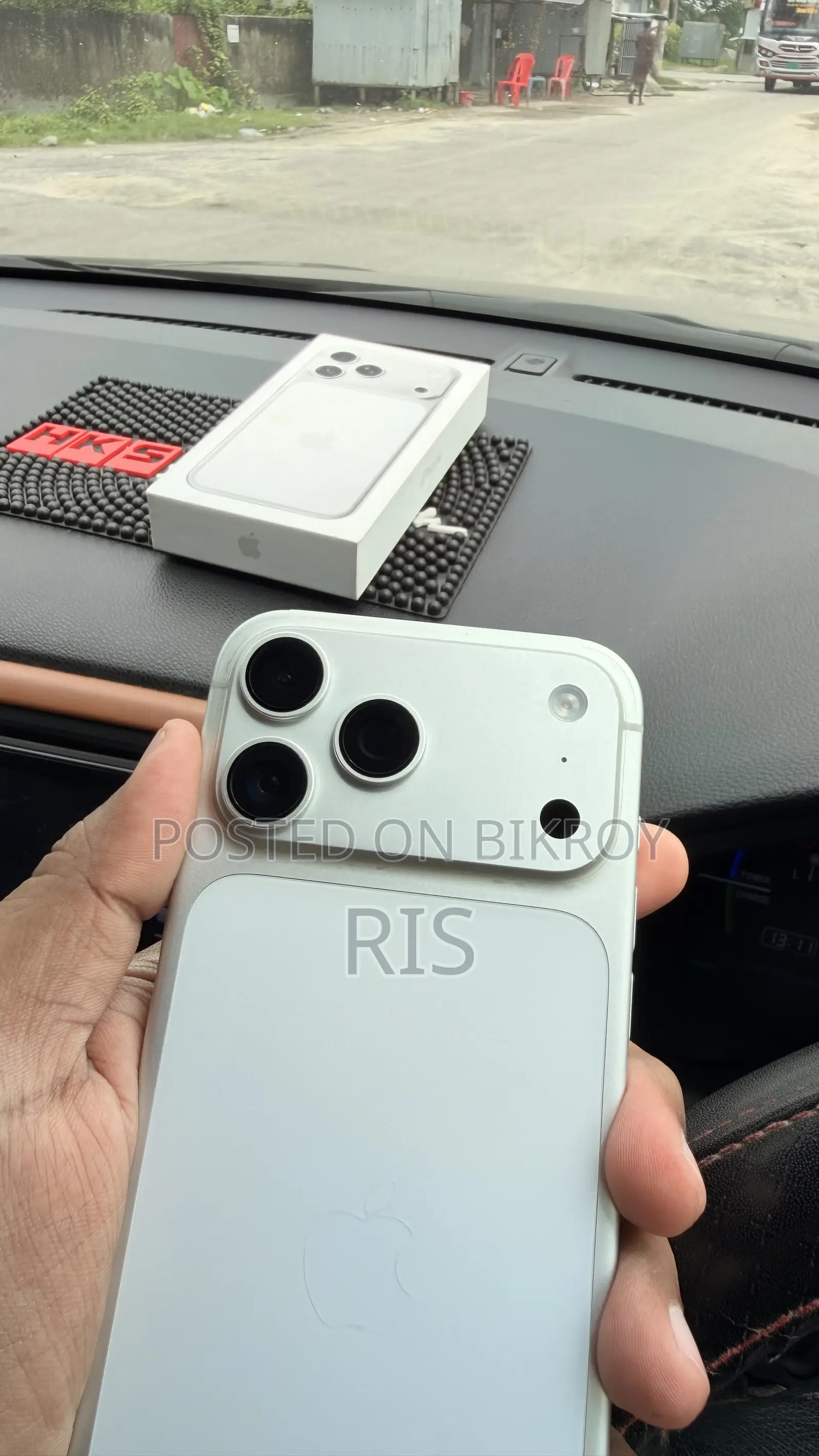 অ্যাপল আইফোন ১৭ প্রো ম্যাক্স ২৫৬ জিবি সিলভার