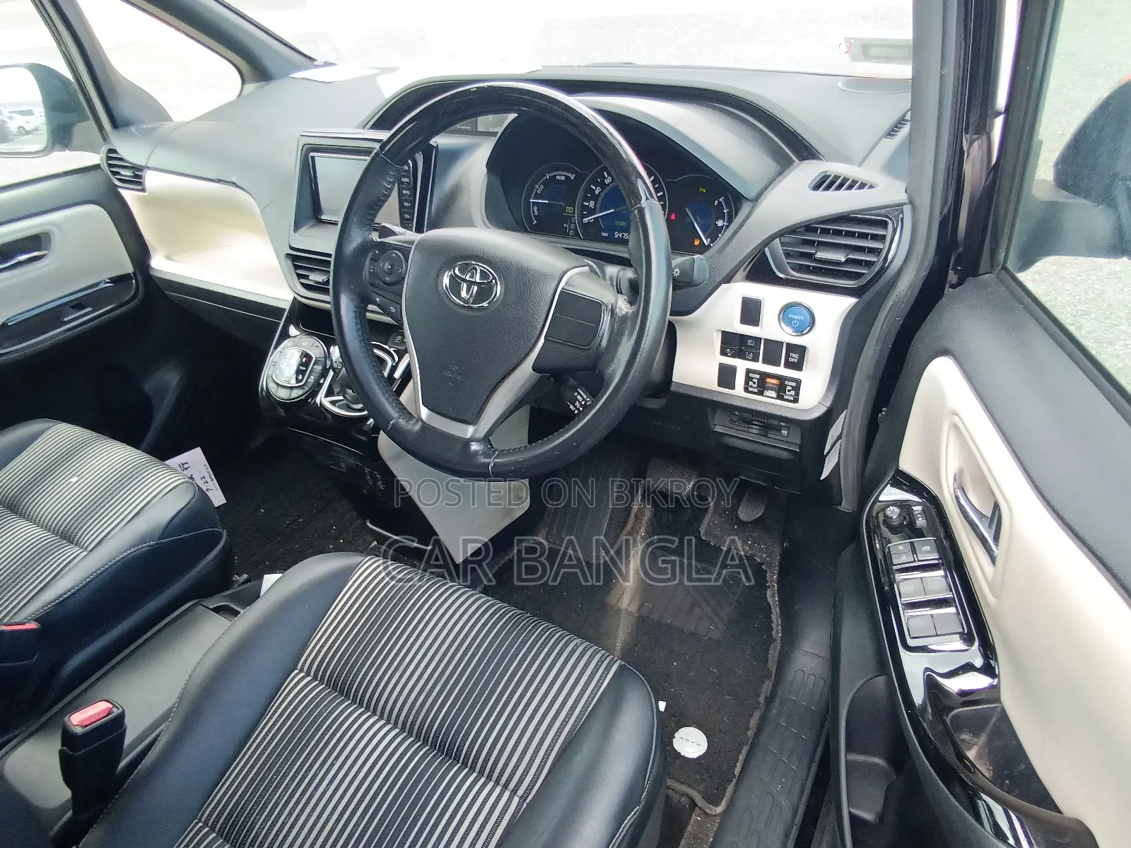 Toyota Noah 2021 Black