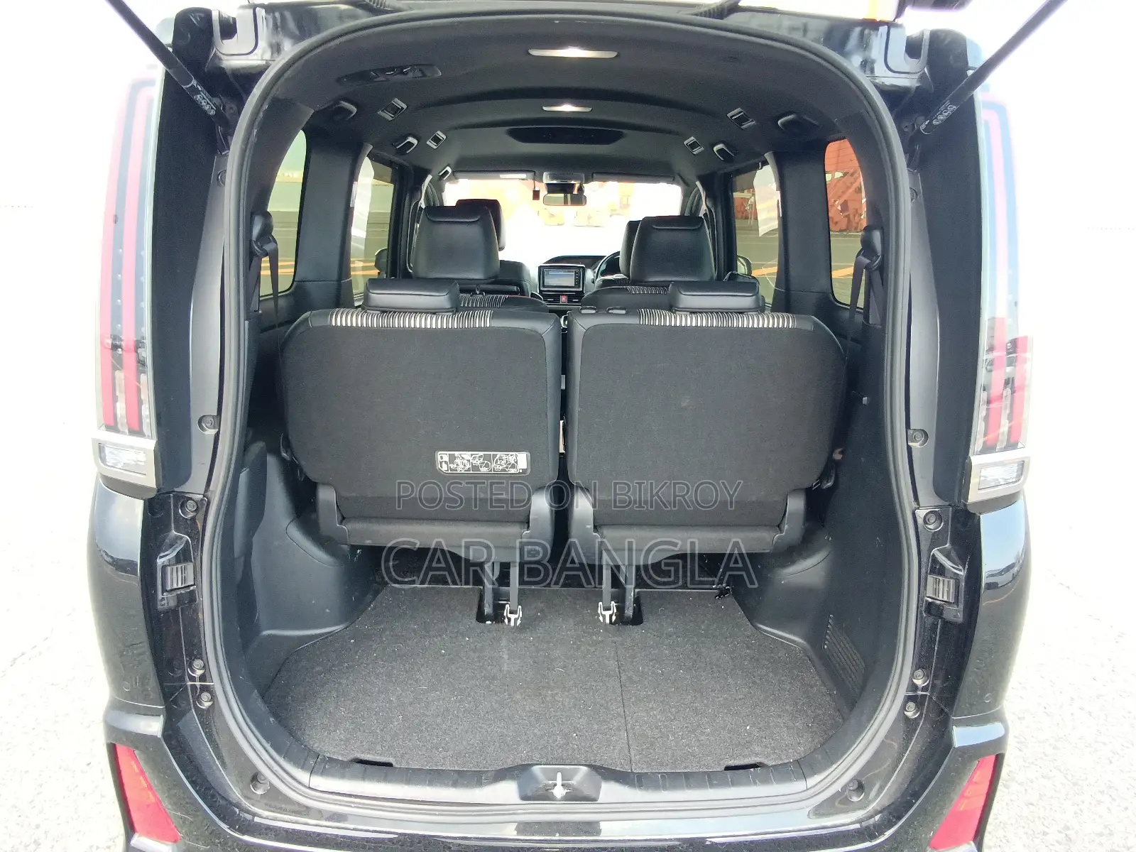 Toyota Noah 2021 Black