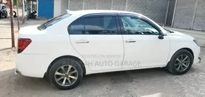 Toyota Axio 2014 Pearl