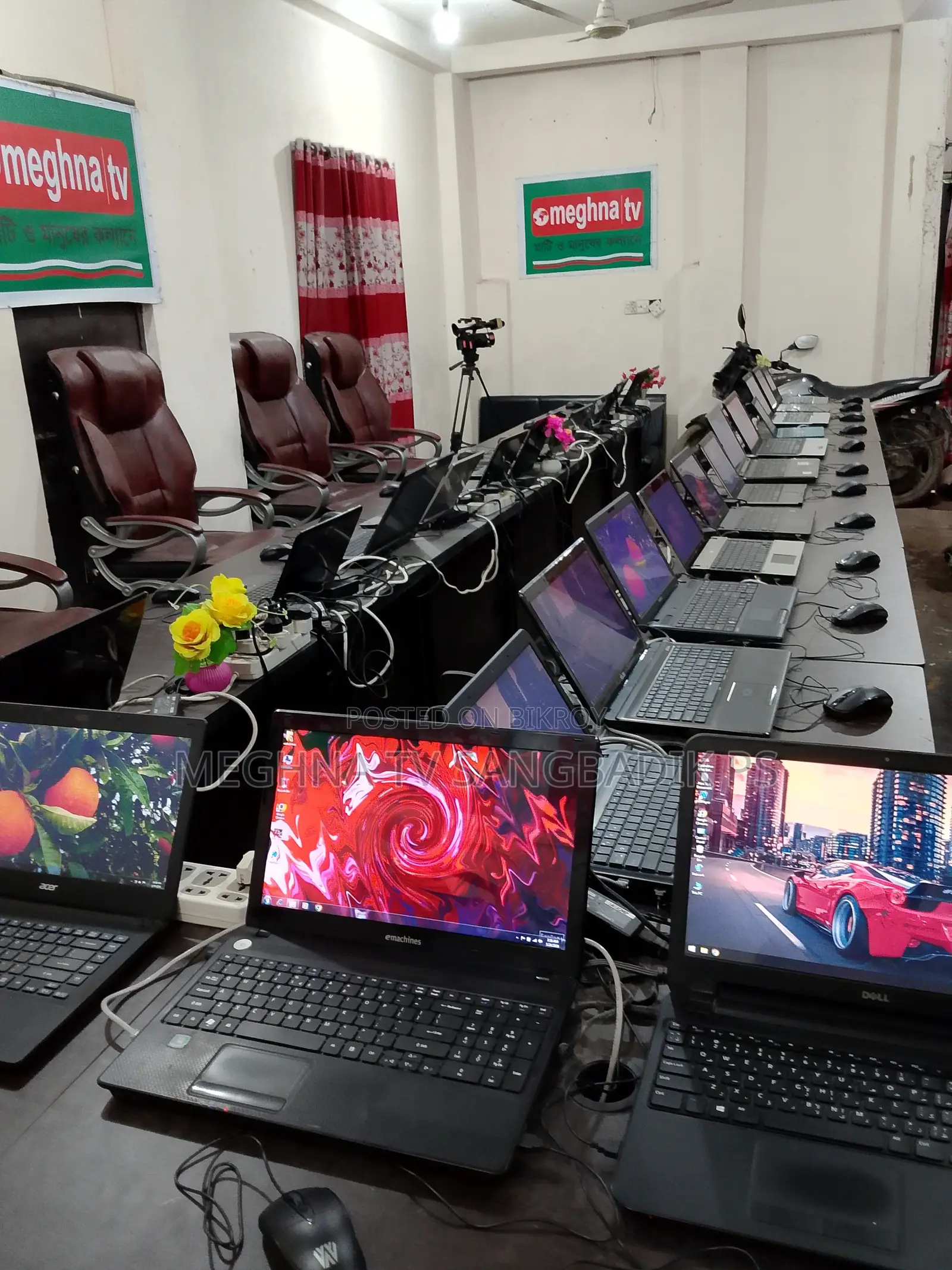 ল্যাপটপ ডেল ৩জিবি ইন্টেল এসএসডি ২৫৬জিবি