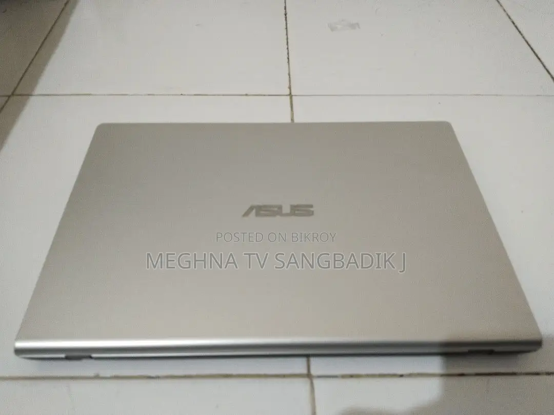 Laptop Asus 3GB RAM Intel SSD 256GB