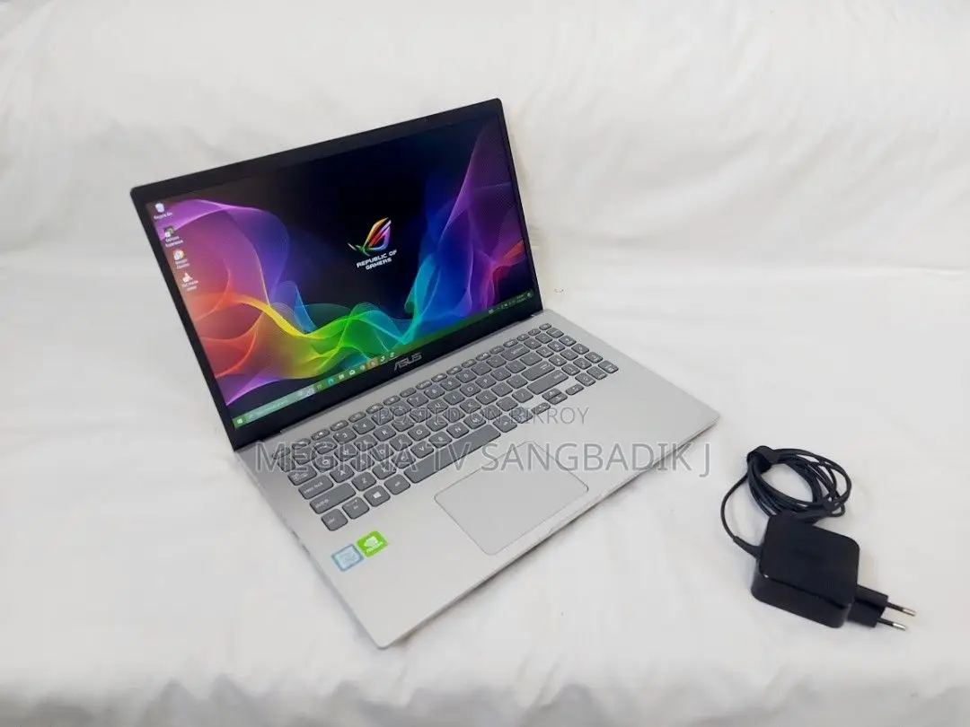 Laptop Asus 3GB RAM Intel SSD 256GB
