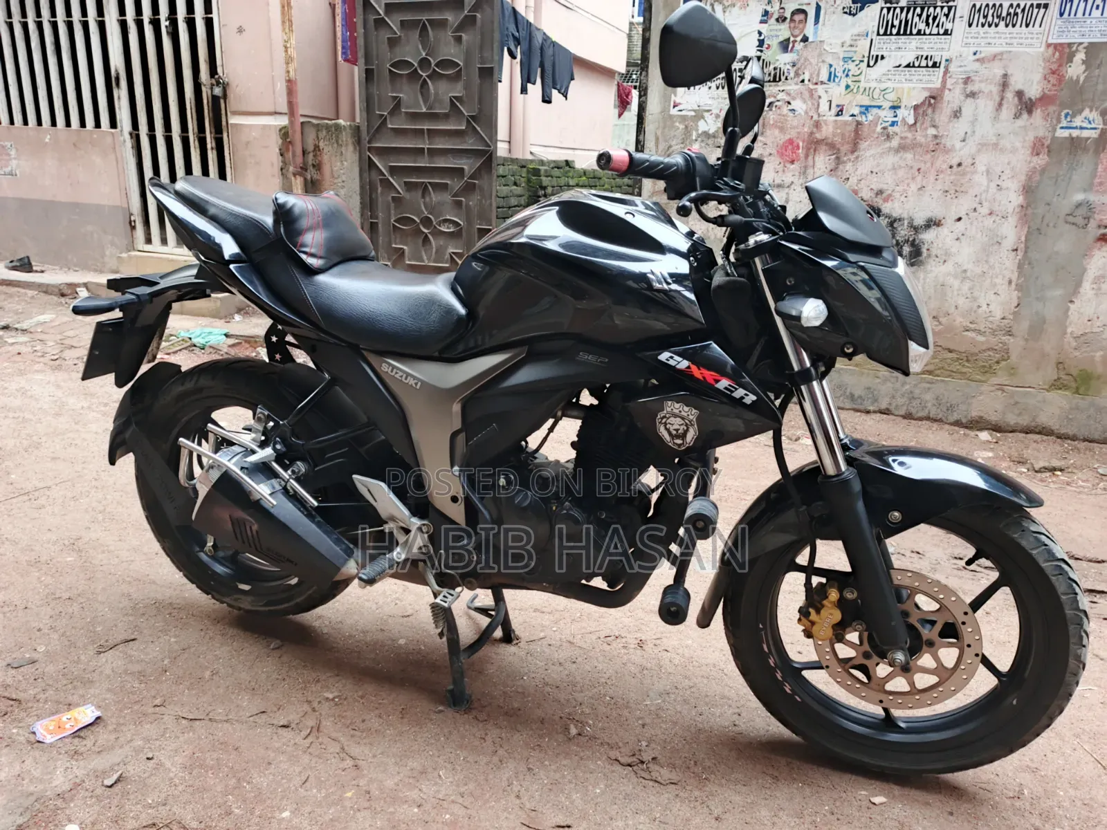 সুজুকি জিক্সার ২০২৪ কালো