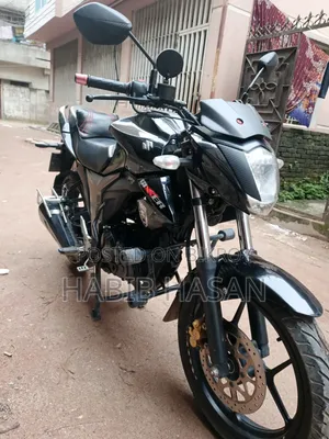 সুজুকি জিক্সার ২০২৪ কালো