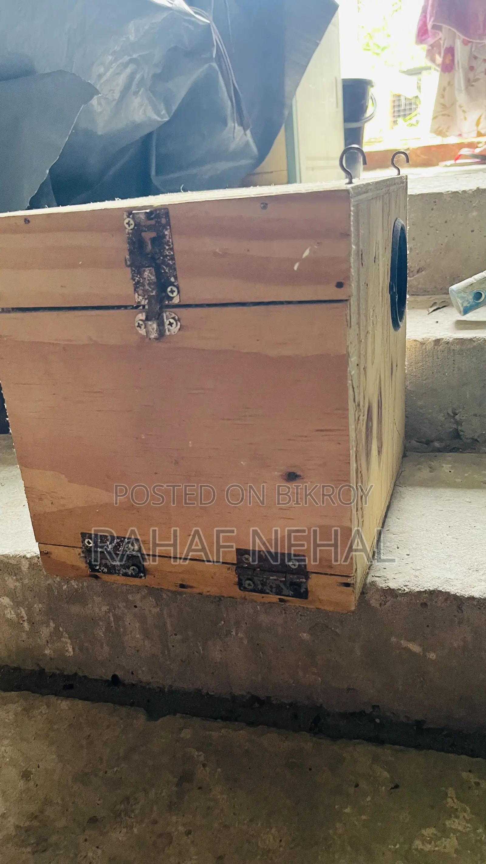 একটি পাখির খাচা কোকাটেল ব্রিডিং বক্স