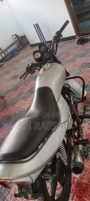 এলএমএল ফ্রিডম প্রিমা ১২৫ ২০১৮ রূপালী