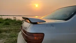 টয়োটা করোনা প্রিমিও ১.৬ এফডব্লিউডি ২০০০ পার্ল
