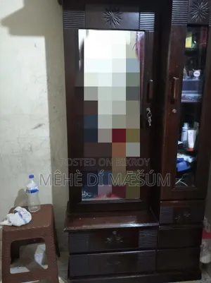 ড্রেসিং টেবিল