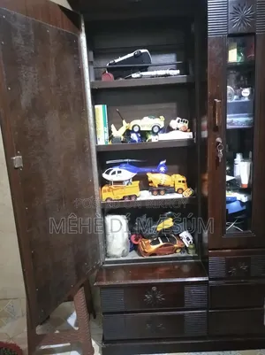 ড্রেসিং টেবিল