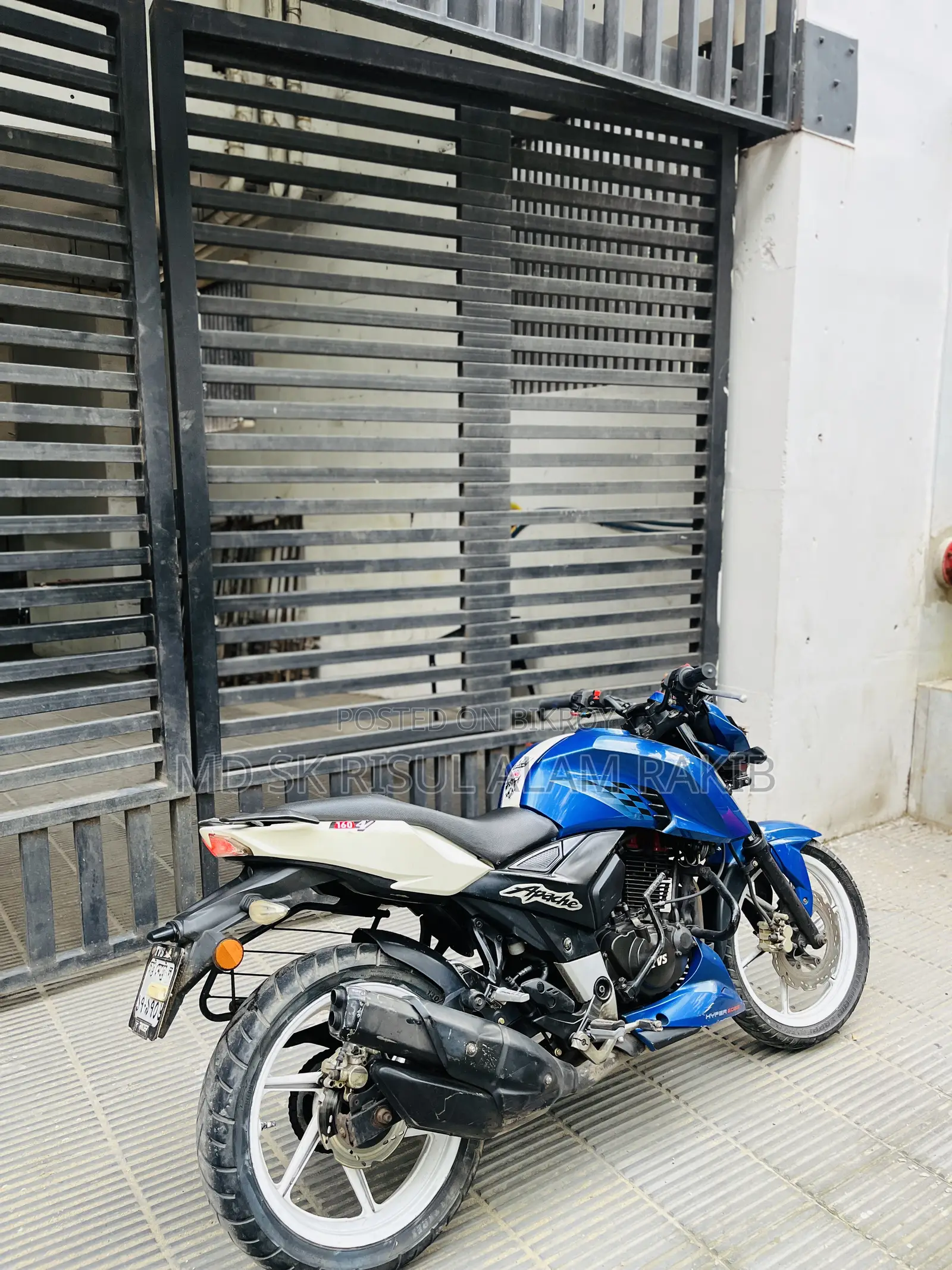 টিভিএস অ্যাপাচি আরটিআর ১৬০ ৪ভি ২০১৯ নীল
