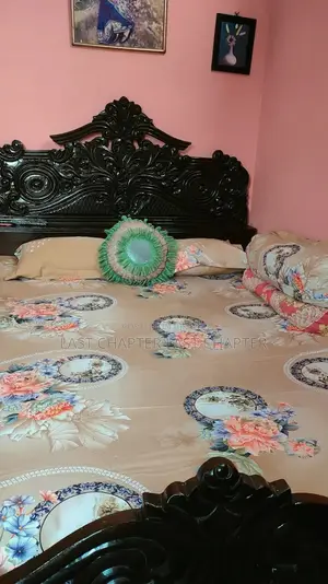 রুমের জন্য এক্সক্লুসিভ খাট