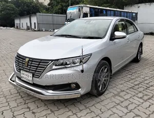 Toyota Premio 2017 Silver