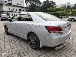 টয়োটা প্রমিও ২০১৭ সিলভার
