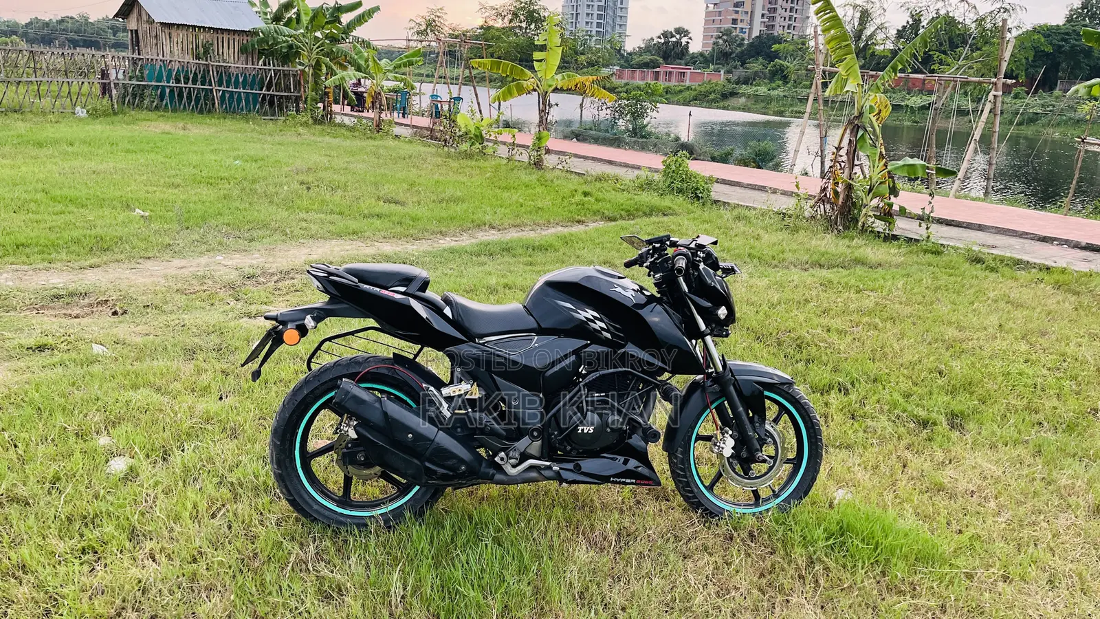 TVS Apache RTR 160 4V 2018 Black