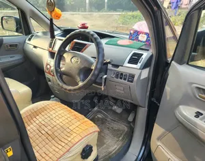 টয়োটা নোয়া ২০০৪ কালো