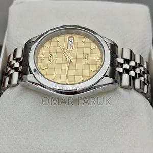 Authentic Vintage SEIKO 5 Automatic Watch With Unique Gold Dial