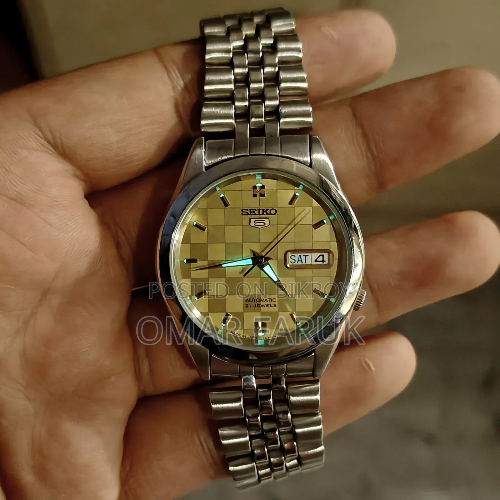 Authentic Vintage SEIKO 5 Automatic Watch With Unique Gold Dial