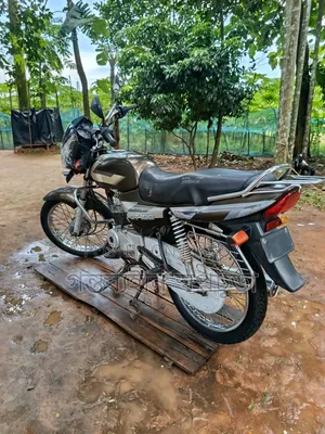 বাজাজ সিটি ১০০ ২০০০ বাদামী