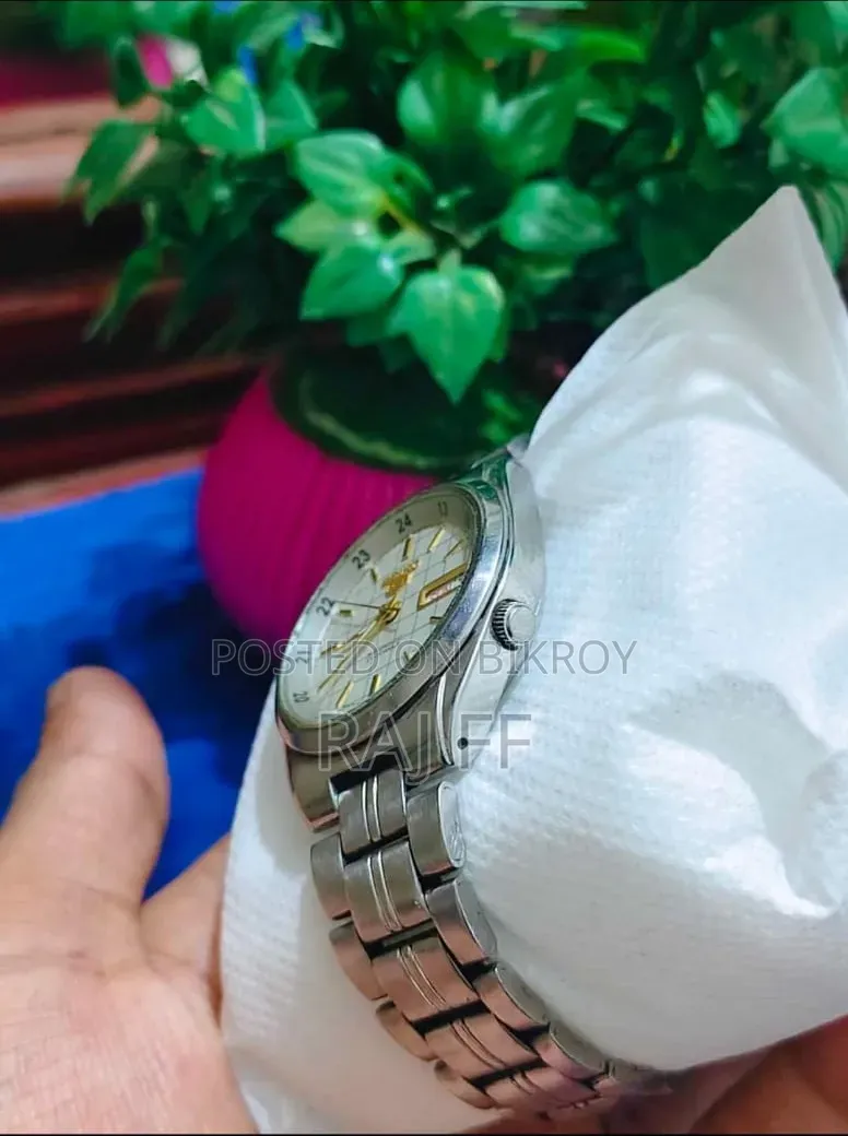Seiko 5 Railway SNKM5571 "Railway White" Dial Automatic Watch Japan