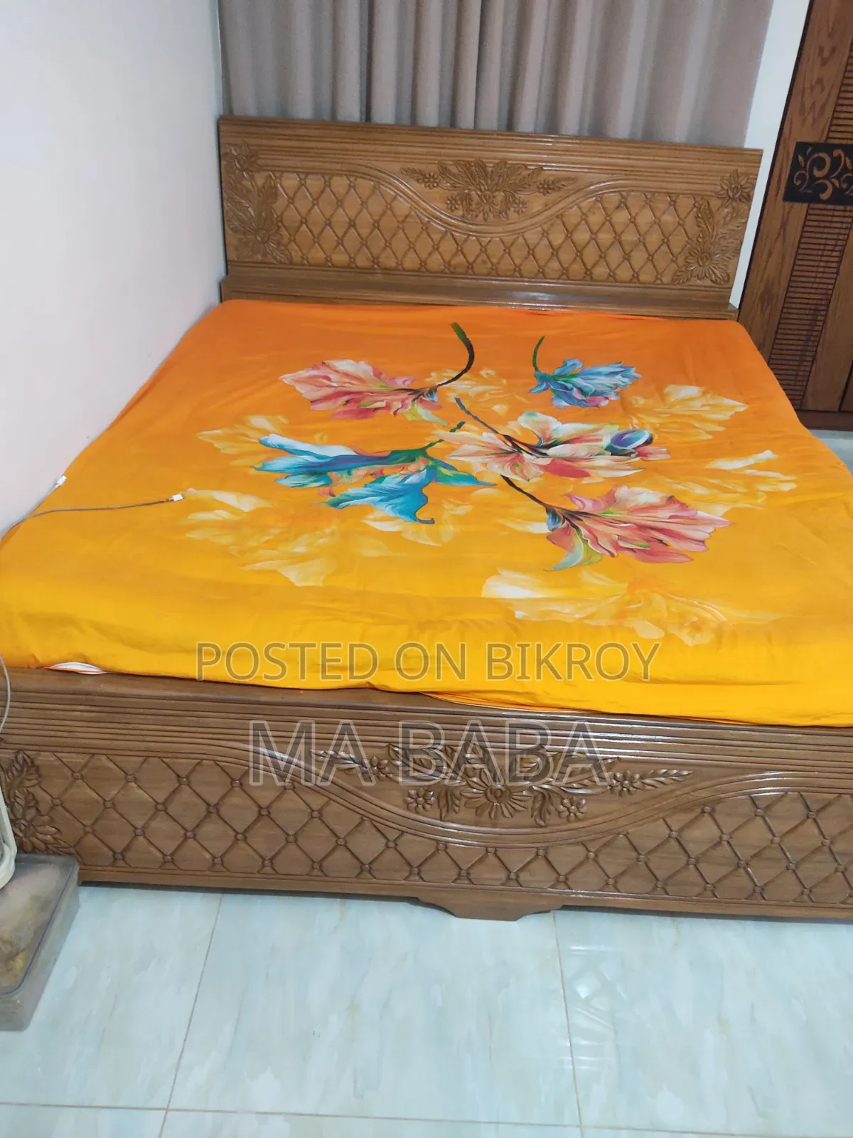 Akashia Wood Bed