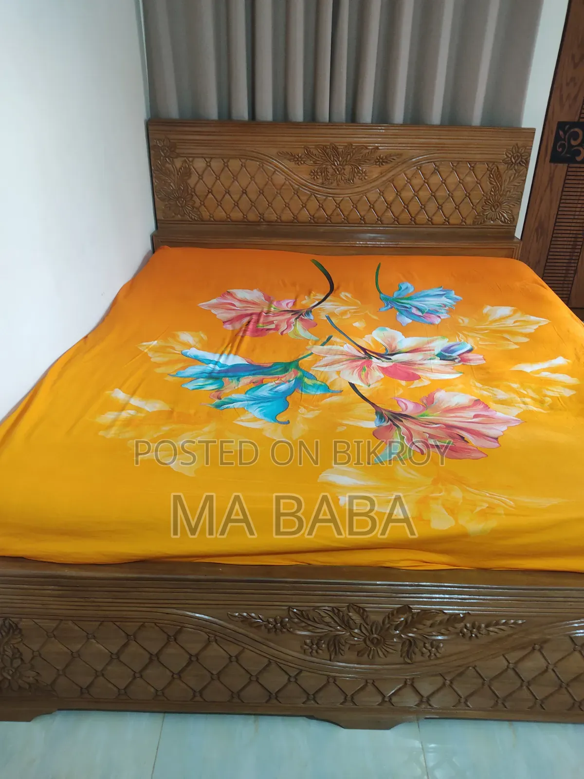 Akashia Wood Bed