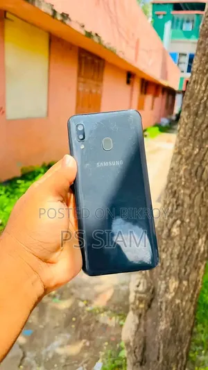 Samsung Galaxy A20 32 GB Gray