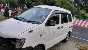 Toyota Noah 2006 White
