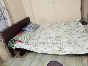 Old 5/7 feet bed