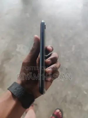 অ্যাপল আইফোন এক্সআর ৬৪ জিবি কালো