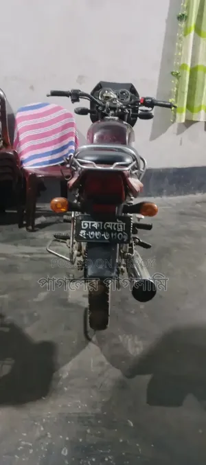 বাজাজ সিটি ১০০ ২০১৬ রেড