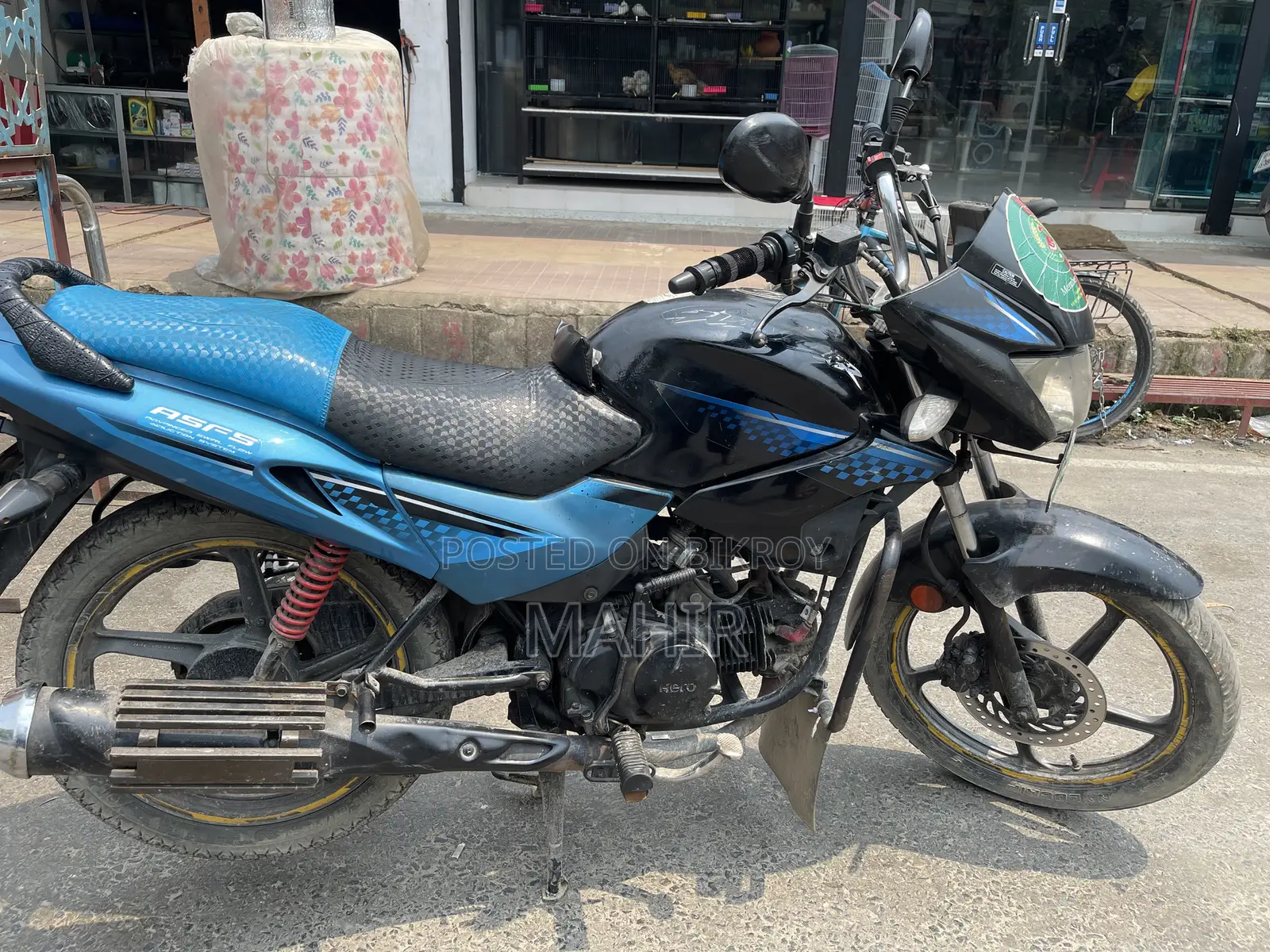 হিরো গ্ল্যামার ২০১৫ নীল