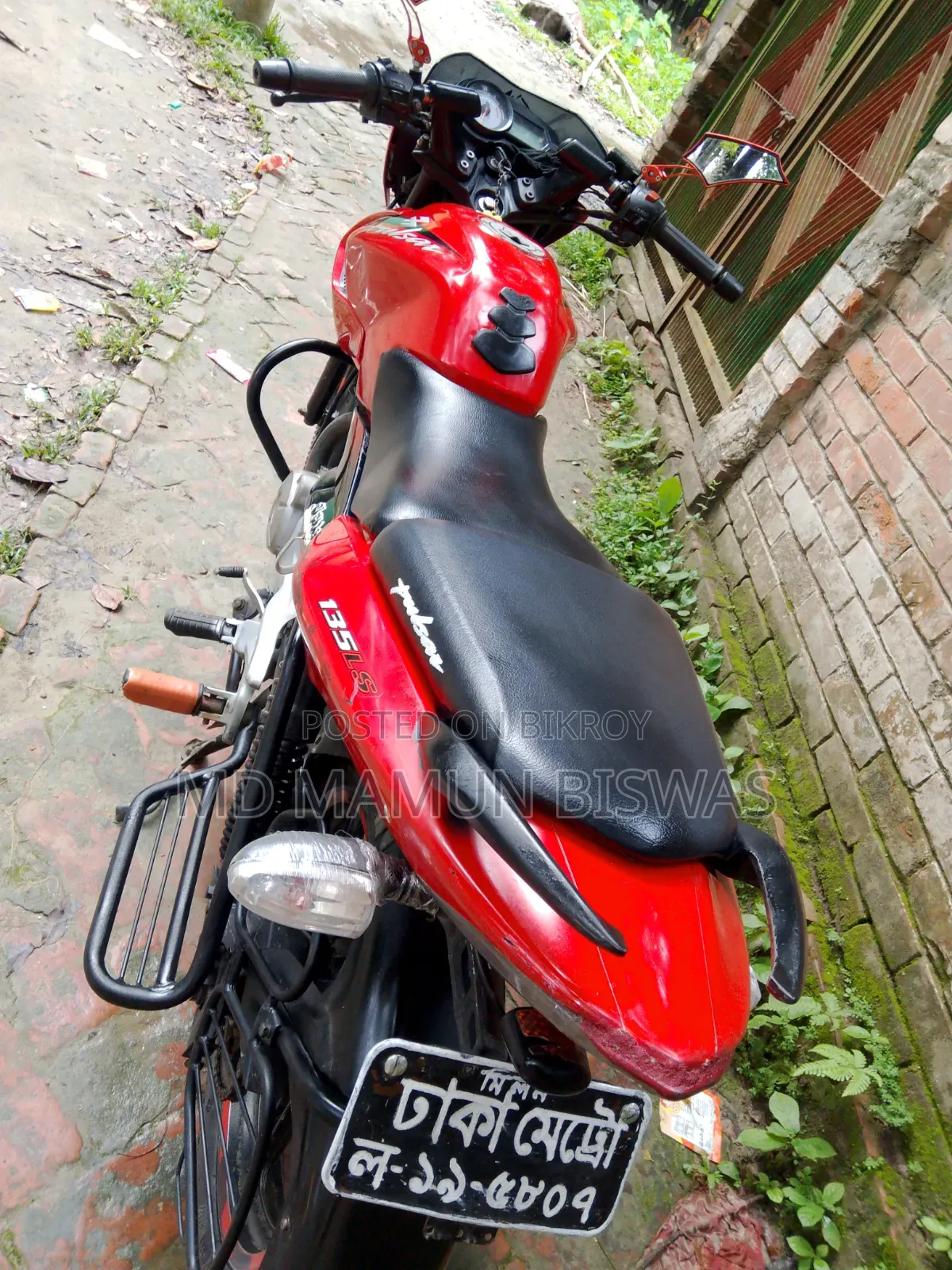 বাজাজ পালসার ১৩৫ এলএস ২০১২ রেড