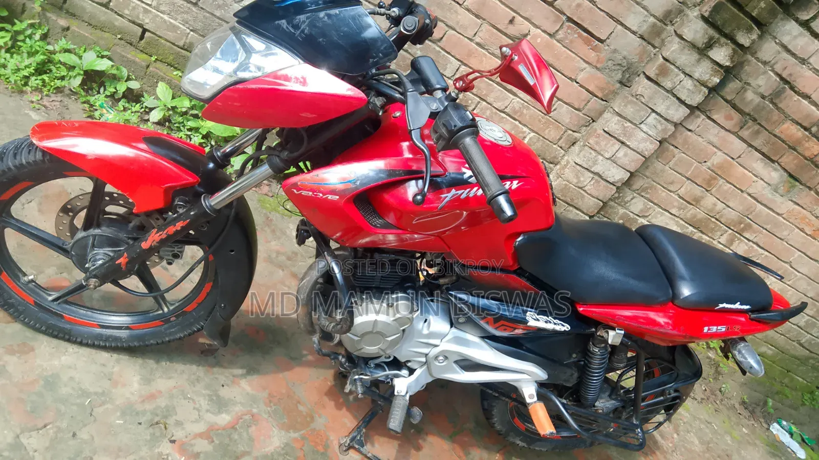 বাজাজ পালসার ১৩৫ এলএস ২০১২ রেড